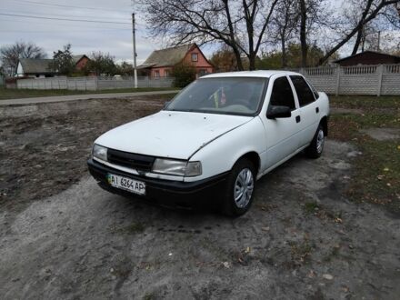 Опель Вектра 1989 в Фастове на Automoto.ua Белый Опель Вектра, объемом двигателя 2 л и пробегом 150 тыс. км за 750 $, фото 1 на Automoto.ua