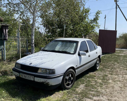 Белый Опель Вектра, объемом двигателя 1.4 л и пробегом 650 тыс. км за 1100 $, фото 1 на Automoto.ua