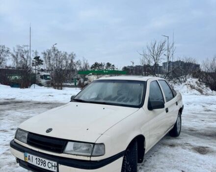 Белый Опель Вектра, объемом двигателя 1.7 л и пробегом 200 тыс. км за 1000 $, фото 1 на Automoto.ua