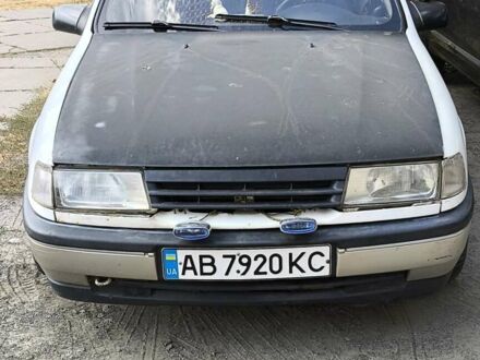 Білий Опель Вектра, об'ємом двигуна 2 л та пробігом 400 тис. км за 1500 $, фото 1 на Automoto.ua