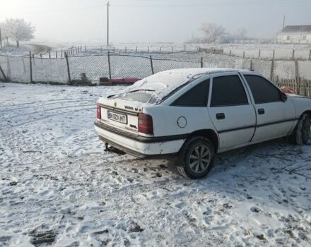 Белый Опель Вектра, объемом двигателя 0 л и пробегом 250 тыс. км за 1000 $, фото 1 на Automoto.ua