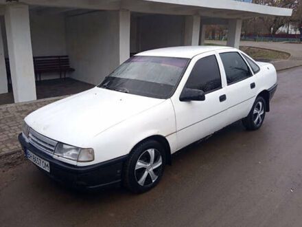 Белый Опель Вектра, объемом двигателя 1.6 л и пробегом 299 тыс. км за 1250 $, фото 1 на Automoto.ua