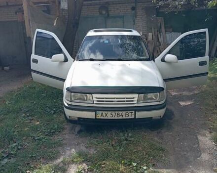 Білий Опель Вектра, об'ємом двигуна 2 л та пробігом 390 тис. км за 1900 $, фото 1 на Automoto.ua