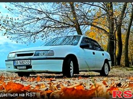 Опель Вектра 1990 в Светловдске на Automoto.ua Белый Опель Вектра, объемом двигателя 1.8 л и пробегом 438 тыс. км за 2400 $, фото 1 на Automoto.ua