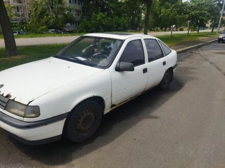 Белый Опель Вектра, объемом двигателя 2 л и пробегом 1 тыс. км за 400 $, фото 1 на Automoto.ua