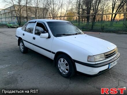 Белый Опель Вектра, объемом двигателя 2 л и пробегом 250 тыс. км за 950 $, фото 1 на Automoto.ua