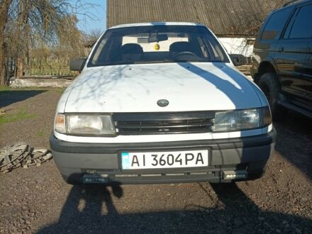 Белый Опель Вектра, объемом двигателя 1.8 л и пробегом 200 тыс. км за 920 $, фото 1 на Automoto.ua