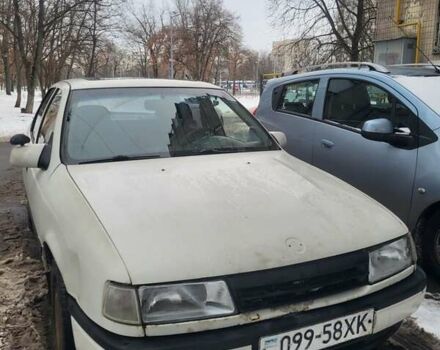 Белый Опель Вектра, объемом двигателя 1.6 л и пробегом 286 тыс. км за 1099 $, фото 1 на Automoto.ua