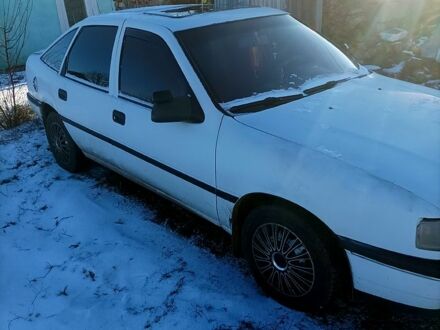 Белый Опель Вектра, объемом двигателя 1.8 л и пробегом 0 тыс. км за 1000 $, фото 1 на Automoto.ua