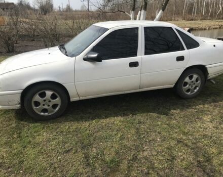 Белый Опель Вектра, объемом двигателя 1.6 л и пробегом 300 тыс. км за 745 $, фото 1 на Automoto.ua