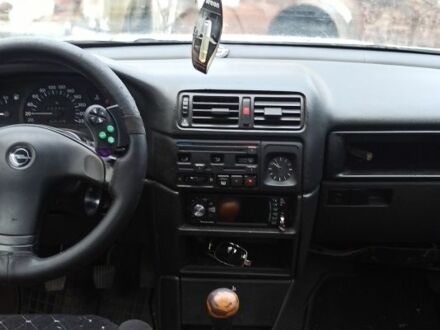 Белый Опель Вектра, объемом двигателя 0 л и пробегом 300 тыс. км за 1420 $, фото 1 на Automoto.ua