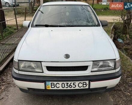 Белый Опель Вектра, объемом двигателя 1.6 л и пробегом 400 тыс. км за 1600 $, фото 1 на Automoto.ua