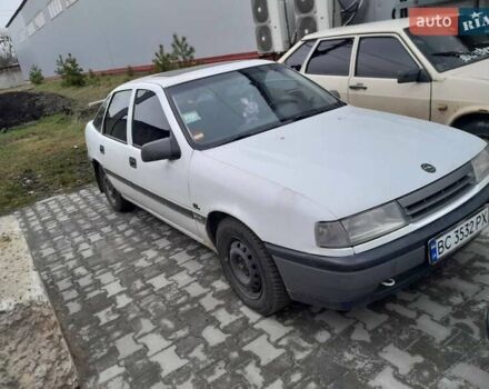 Белый Опель Вектра, объемом двигателя 1.8 л и пробегом 306 тыс. км за 1000 $, фото 1 на Automoto.ua