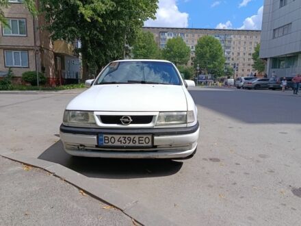 Белый Опель Вектра, объемом двигателя 1.6 л и пробегом 217 тыс. км за 1450 $, фото 1 на Automoto.ua