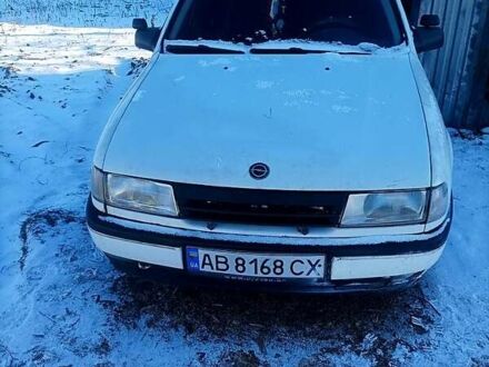 Белый Опель Вектра, объемом двигателя 1.8 л и пробегом 247 тыс. км за 1000 $, фото 1 на Automoto.ua