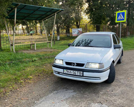 Белый Опель Вектра, объемом двигателя 0 л и пробегом 310 тыс. км за 900 $, фото 1 на Automoto.ua
