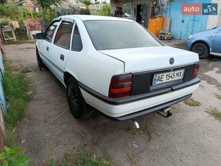 Опель Вектра 1993 в Кривом Роге на Automoto.ua Белый Опель Вектра, объемом двигателя 1.6 л и пробегом 300 тыс. км за 1350 $, фото 1 на Automoto.ua