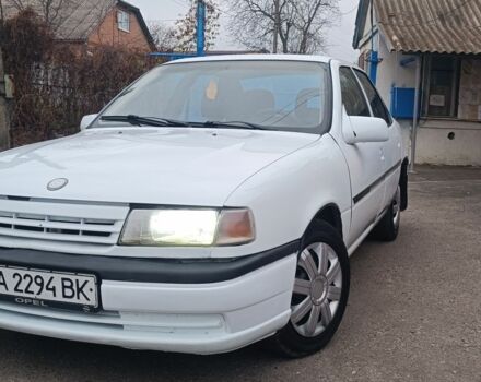 Белый Опель Вектра, объемом двигателя 1.8 л и пробегом 250 тыс. км за 1250 $, фото 1 на Automoto.ua