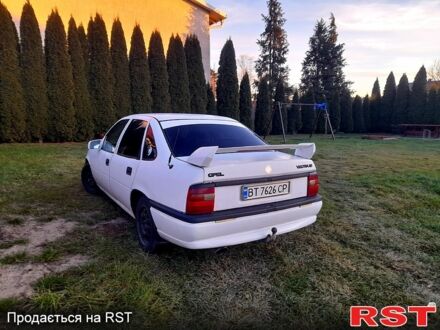 Опель Вектра 1993 в Золотоноше на Automoto.ua Белый Опель Вектра, объемом двигателя 1.8 л и пробегом 254 тыс. км за 1140 $, фото 1 на Automoto.ua