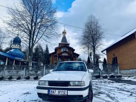 Белый Опель Вектра, объемом двигателя 1.7 л и пробегом 320 тыс. км за 1100 $, фото 1 на Automoto.ua