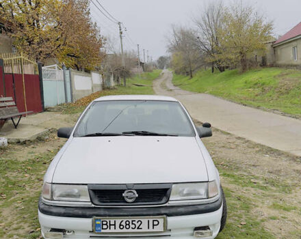Белый Опель Вектра, объемом двигателя 1.8 л и пробегом 391 тыс. км за 1600 $, фото 1 на Automoto.ua