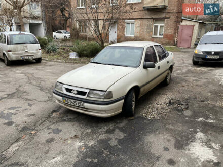 Білий Опель Вектра, об'ємом двигуна 1.8 л та пробігом 205 тис. км за 999 $, фото 1 на Automoto.ua