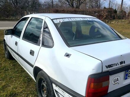 Белый Опель Вектра, объемом двигателя 1.8 л и пробегом 300 тыс. км за 1000 $, фото 1 на Automoto.ua