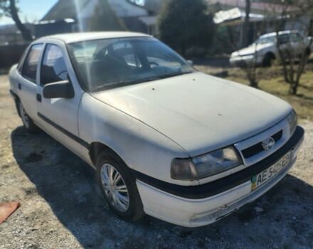 Белый Опель Вектра, объемом двигателя 1.8 л и пробегом 210 тыс. км за 999 $, фото 1 на Automoto.ua