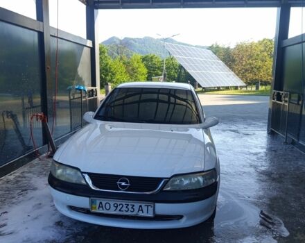 Белый Опель Вектра, объемом двигателя 1.8 л и пробегом 400 тыс. км за 1800 $, фото 1 на Automoto.ua