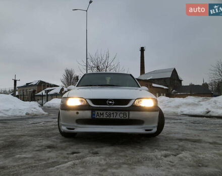 Белый Опель Вектра, объемом двигателя 1.7 л и пробегом 365 тыс. км за 1699 $, фото 1 на Automoto.ua