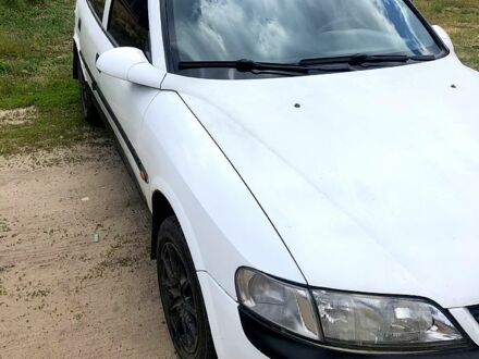Опель Вектра 1996 у Змиеве на Automoto.ua Білий Опель Вектра, об'ємом двигуна 16 л та пробігом 0 тис. км за 2300 $, фото 1 на Automoto.ua