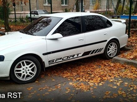 Белый Опель Вектра, объемом двигателя 2 л и пробегом 167 тыс. км за 4000 $, фото 1 на Automoto.ua