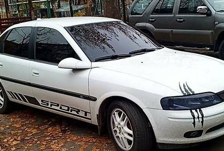 Белый Опель Вектра, объемом двигателя 2 л и пробегом 167 тыс. км за 4000 $, фото 1 на Automoto.ua