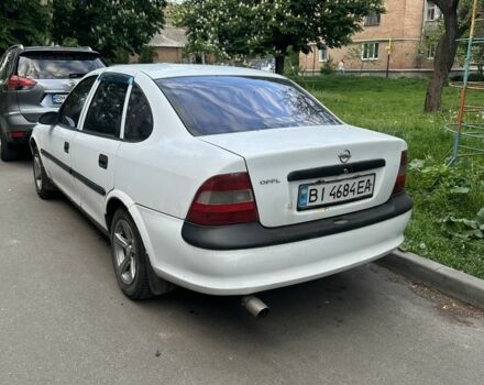 Белый Опель Вектра, объемом двигателя 1.6 л и пробегом 200 тыс. км за 1350 $, фото 1 на Automoto.ua