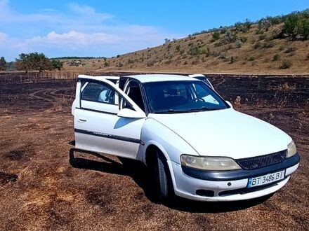 Опель Вектра 1997 у Баштанке на Automoto.ua Білий Опель Вектра, об'ємом двигуна 2 л та пробігом 534 тис. км за 2000 $, фото 1 на Automoto.ua