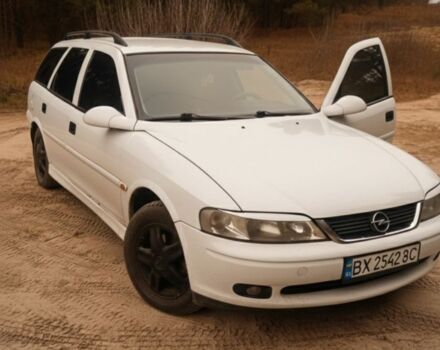 Белый Опель Вектра, объемом двигателя 1.8 л и пробегом 317 тыс. км за 2500 $, фото 1 на Automoto.ua