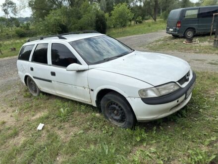 Білий Опель Вектра, об'ємом двигуна 1.6 л та пробігом 357 тис. км за 650 $, фото 1 на Automoto.ua