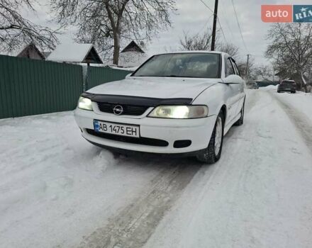 Белый Опель Вектра, объемом двигателя 1.8 л и пробегом 200 тыс. км за 1600 $, фото 1 на Automoto.ua