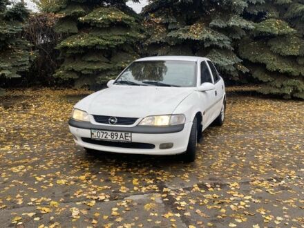 Білий Опель Вектра, об'ємом двигуна 2 л та пробігом 320 тис. км за 1800 $, фото 1 на Automoto.ua
