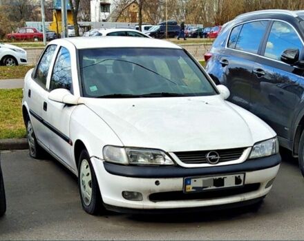 Белый Опель Вектра, объемом двигателя 1.8 л и пробегом 125 тыс. км за 3000 $, фото 1 на Automoto.ua