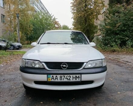 Белый Опель Вектра, объемом двигателя 1.6 л и пробегом 130 тыс. км за 2300 $, фото 1 на Automoto.ua