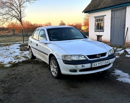 Белый Опель Вектра, объемом двигателя 1.8 л и пробегом 370 тыс. км за 1600 $, фото 1 на Automoto.ua