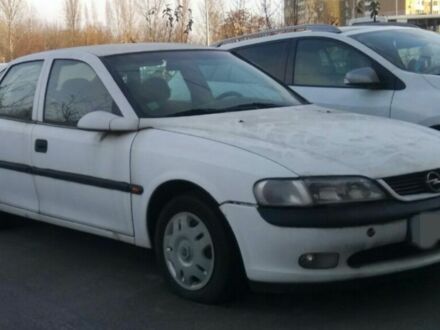 Белый Опель Вектра, объемом двигателя 0 л и пробегом 125 тыс. км за 56000 $, фото 1 на Automoto.ua
