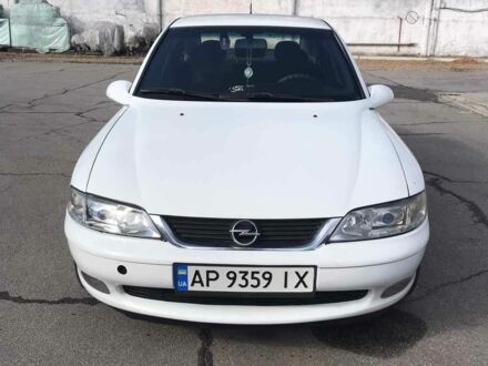 Опель Вектра 1998 в Запорожье на Automoto.ua Белый Опель Вектра, объемом двигателя 1.8 л и пробегом 360 тыс. км за 2500 $, фото 1 на Automoto.ua