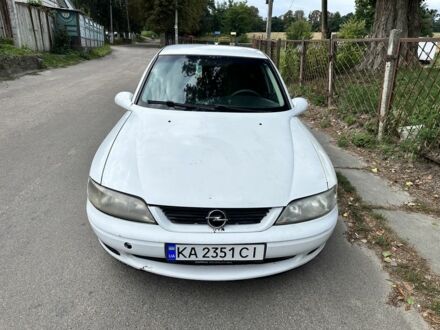 Опель Вектра 1999 у Фастове на Automoto.ua Білий Опель Вектра, об'ємом двигуна 2 л та пробігом 555 тис. км за 1450 $, фото 1 на Automoto.ua