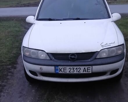 Белый Опель Вектра, объемом двигателя 1.8 л и пробегом 377 тыс. км за 2100 $, фото 1 на Automoto.ua