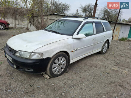 Опель Вектра 1999 в Харькове на Automoto.ua Белый Опель Вектра, объемом двигателя 2 л и пробегом 400 тыс. км за 2000 $, фото 1 на Automoto.ua