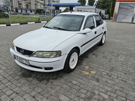 Білий Опель Вектра, об'ємом двигуна 1.8 л та пробігом 340 тис. км за 2999 $, фото 1 на Automoto.ua
