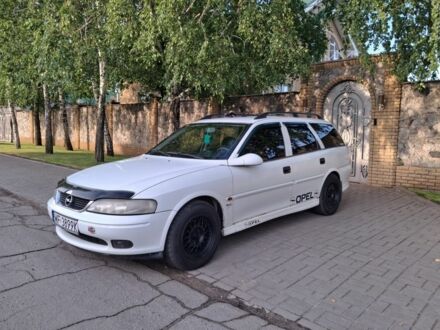 Белый Опель Вектра, объемом двигателя 1.9 л и пробегом 340 тыс. км за 1700 $, фото 1 на Automoto.ua
