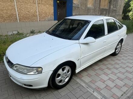 Белый Опель Вектра, объемом двигателя 2 л и пробегом 3 тыс. км за 826 $, фото 1 на Automoto.ua